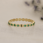 anel-de-formatura-em-ouro-18k-com-esmeraldas-de-medicinha-minimalista-feminino-personalizado